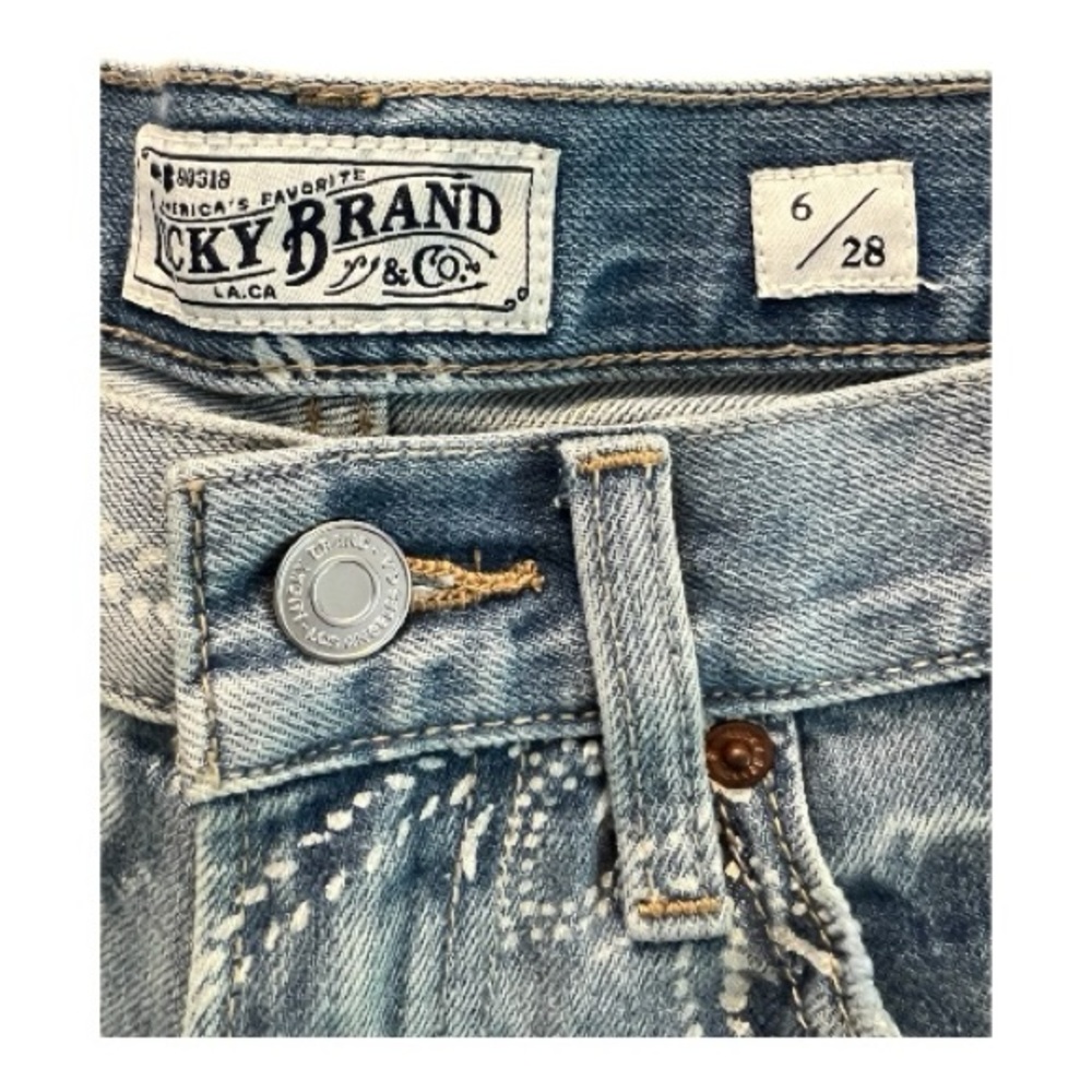 💙🤍 EUC LUCKY BRAND Light Wash “The Boyfriend Short” Denim Shorts | Sz 6 / 28 - Picture 4 of 8